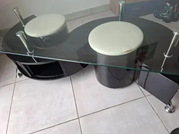 table basse + 2 poufs