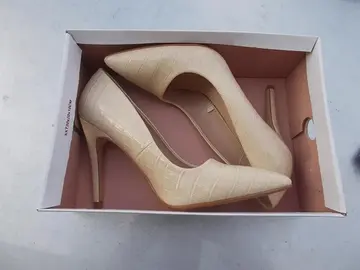 chaussures neuves pointure 41
