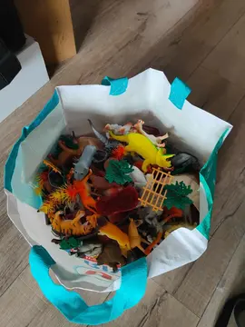 lots figurines animaux et dinosaures