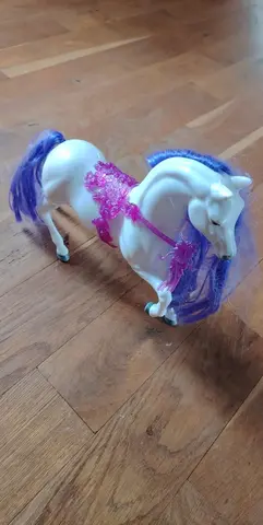 Cheval poupée