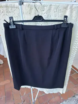Jupe droite noire Weinberg T 46/48 (?)