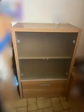 Armoire avec vitrine opaque