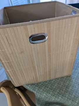 Je donne 9 boîtes de rangement (31*31)