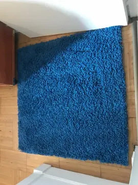 tapis carré bleu