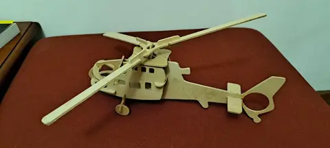 hélicoptère en bois