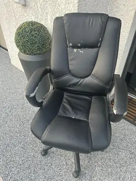 fauteuil de bureau fonctionnel revêtement abîmé