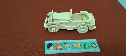 voiture en bois
