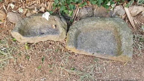 Auge en pierre ancienne