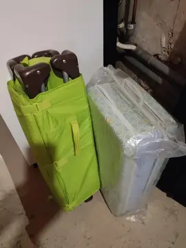 Lit parapluie + matelas pliant