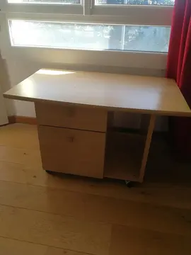 Meuble TV ou ordinateur de bureau à roulettes