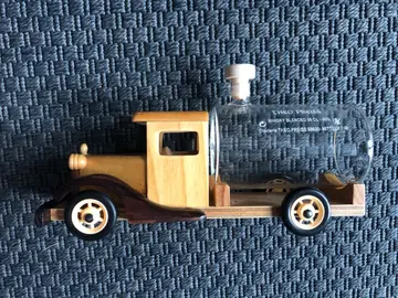 VOITURE en bois