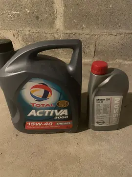 Bidons d’huile de moteur