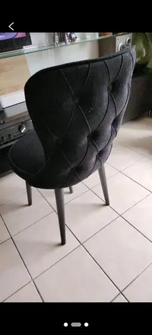 chaise et ottoman