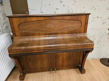 piano droit non accordé