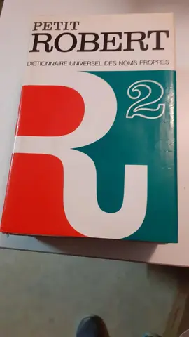 Dictionnaire Robert des noms propres