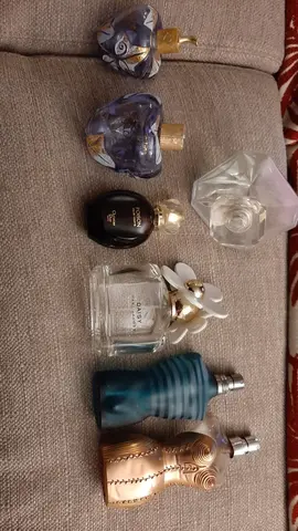 bouteilles de parfum vides