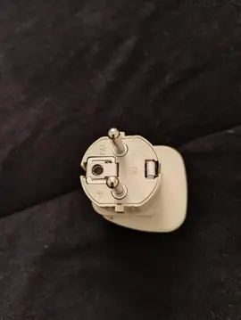 prise / adaptateur