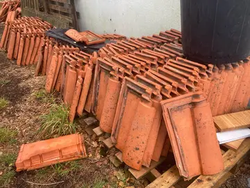300 (quantité au choix) tuiles usées pour bricolage / jardinage