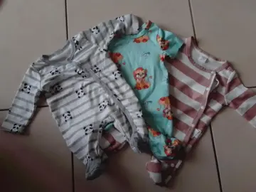 body pyjama emmaillotage bonnets........