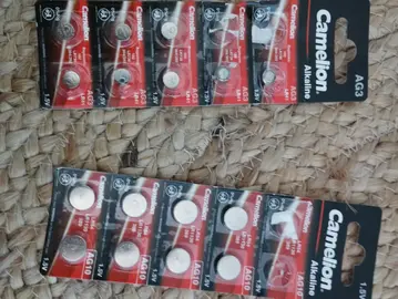 piles bouton AG3 et AG 10