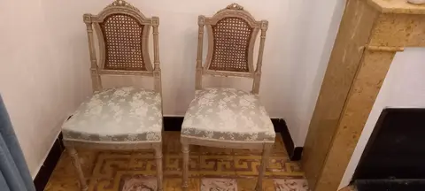 Donne canapé et 2 chaises louis XVI
