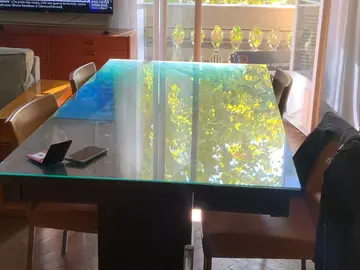 dessus de table( ou autre) en verre de 5 mm, 2 mètres x 1 mètre