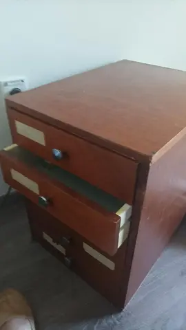 petit meuble 5 tiroirs ( rangement dossiers)