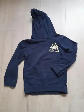 pull à capuche 4 ans