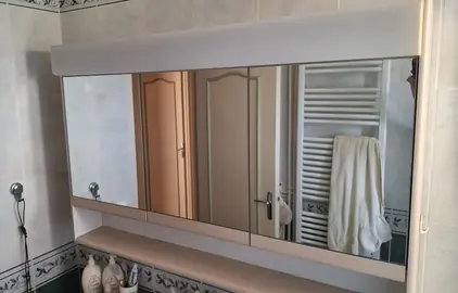 armoire de salle de bain