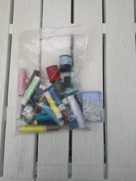 Set de fils de couture + épingles