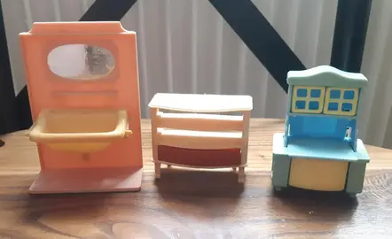 meuble maison de poupées