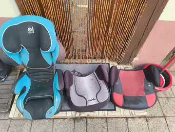 Siege/rehausser enfant (nécessité un nettoyage)