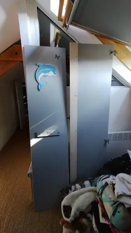 lit enfant et armoire