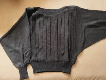 Pull-over plissé belle qualité neuf
