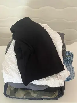 lot de vetements pour enfants et femmes