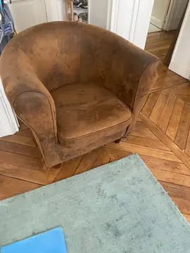 Donne fauteuil cabriolet en suédine marron