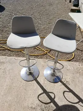 deux chaises hautes bar