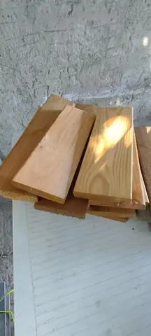 Planches en bois tailles diverses