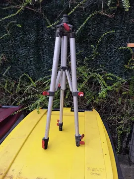 Tripode pour niveau laser ou...