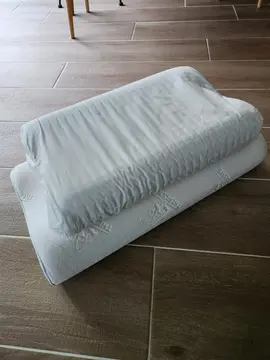 2 coussins à mémoire de forme
