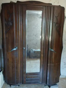 armoire en bois massif