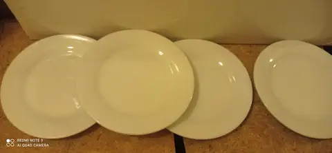 4 petites assiettes 07 cm de diamètre