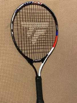 raquette de tennis enfant