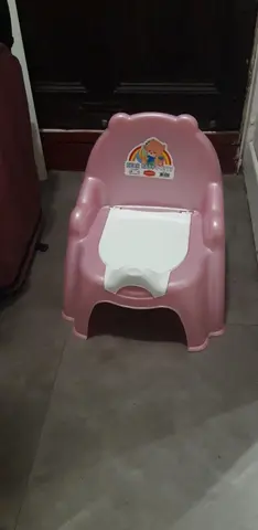 pot d'apprentissage très propre rose