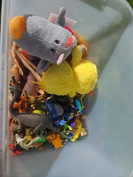 Lot de jouets figurines en vrac