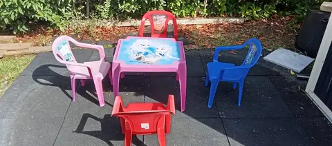 Table de jardin petit enfant