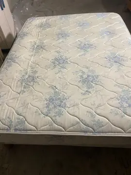 Donne matelas et sommier 150x200