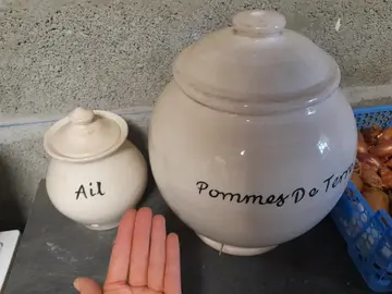 pots