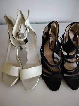 Deux paires d'escarpins