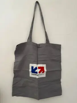 tote bag / bien lire l’annonce pour avoir la réponse